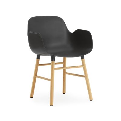 Normann Copenhagen Form käsinojallinen tuoli Black, tammijalat | Alk. 340,00 €