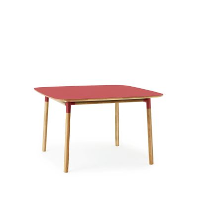 Normann Copenhagen Form ruokapöytä Red, tammijalat, 120 x 120 cm | Alk. 1 630,00 €