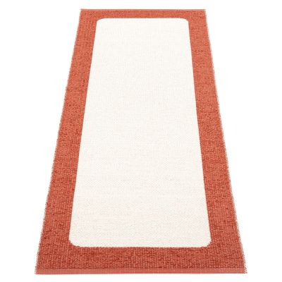 Pappelina, Ilda matto 70x180 cm brick / vanilla | Alk. 148,00 €