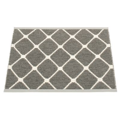 Pappelina, Re matto 70x60 cm charcoal / vanilla | Alk. 48,00 €