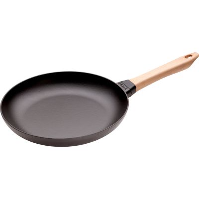 Staub Paistinpannu, jossa on puukahva 28 cm | Alk. 124,00 €