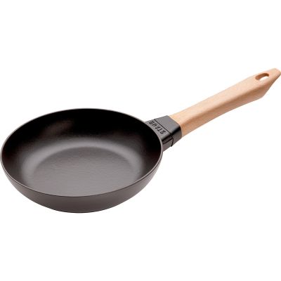 Staub Paistinpannu, jossa puukahva | Alk. 86,00 €